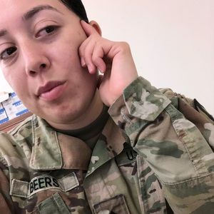 Meet your Posher, Dominique